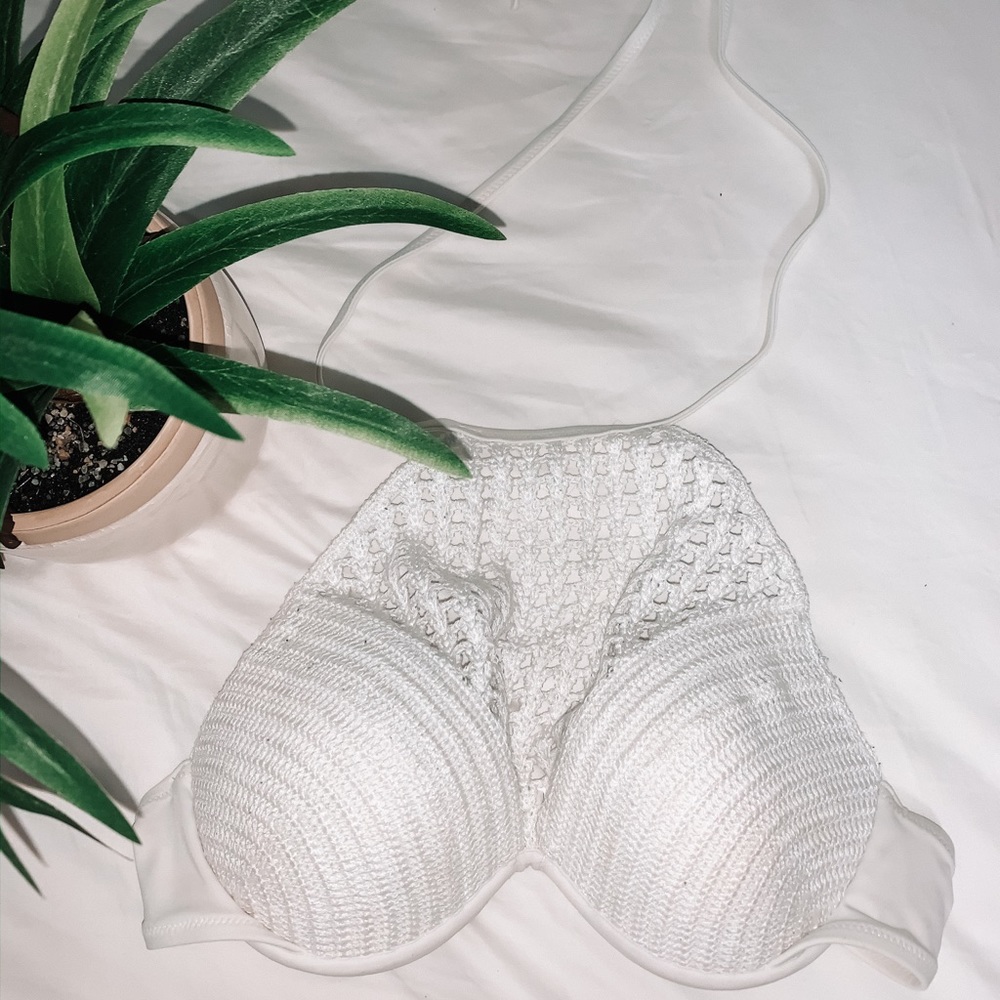 *CLOSET CLEAROUT DEAL* 
White Mesh Bikini Top